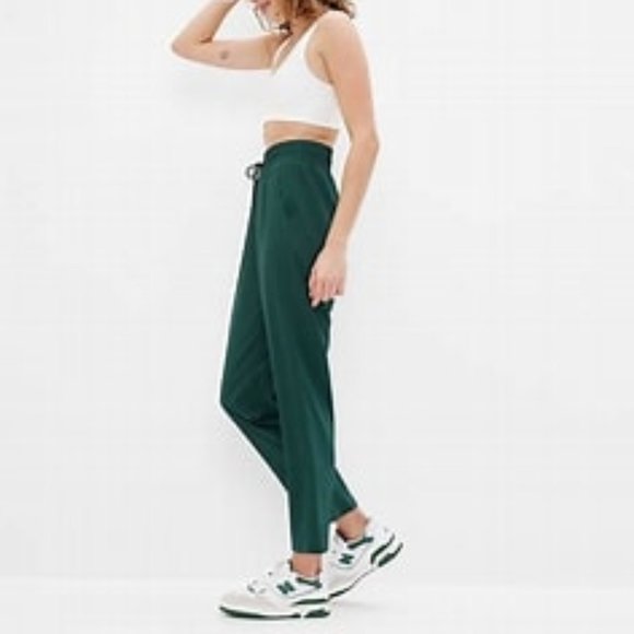 GAP Pants - Gapfit High Rise Runaround Pants Size Medium